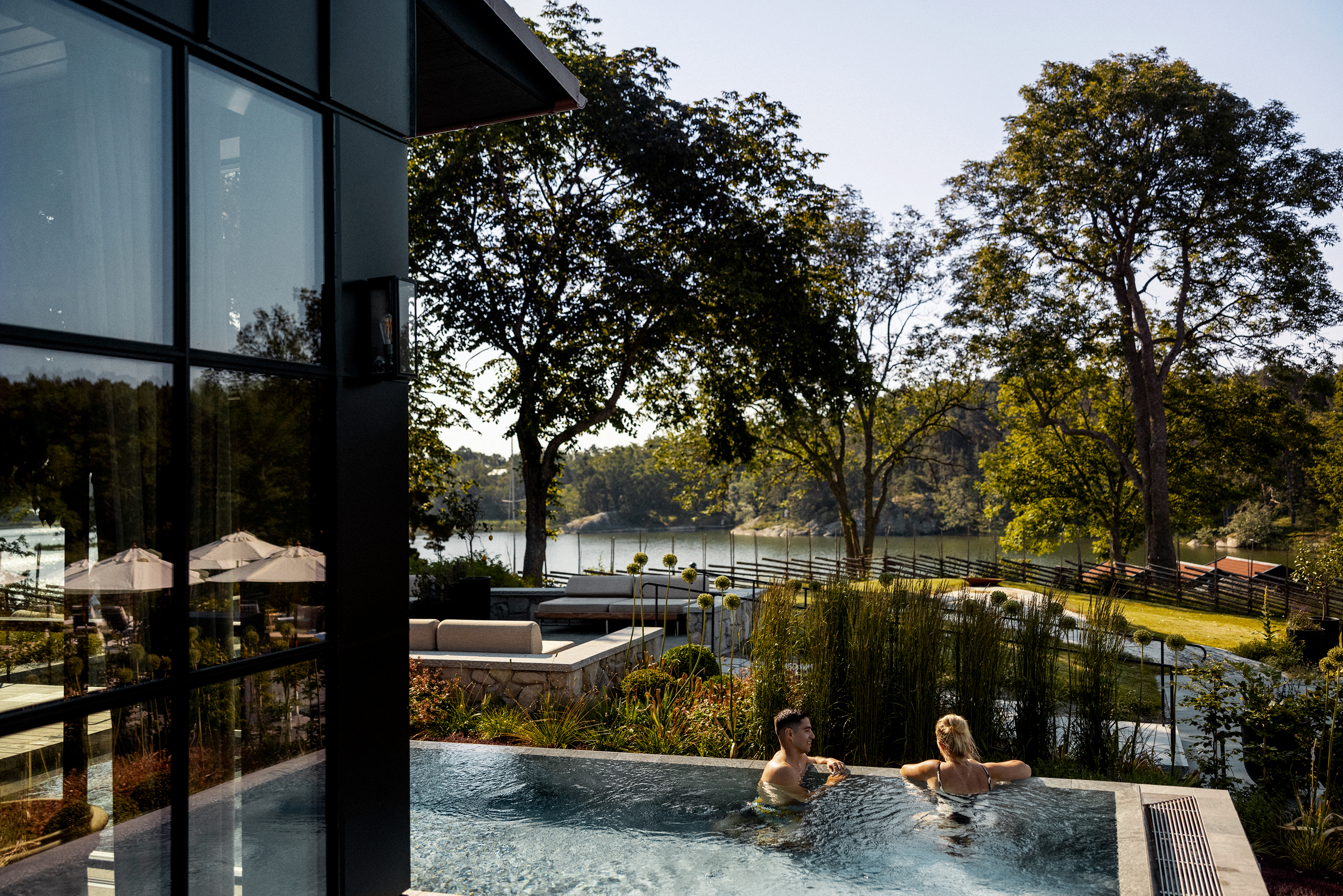 Spa med utomhuspool i skärgården